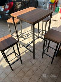 Tavoli con sgabelli per enoteche/birrerie