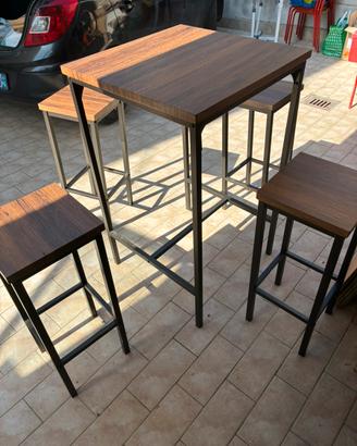 Tavoli con sgabelli per enoteche/birrerie