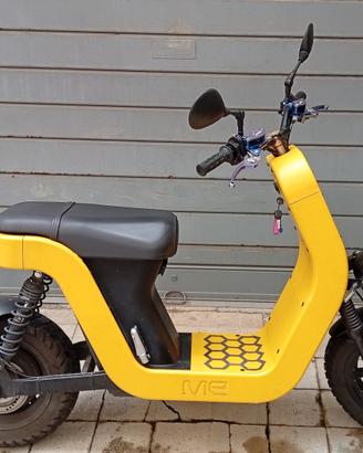 Scooter elettrico ME 2.5 (50cc) + ricambi