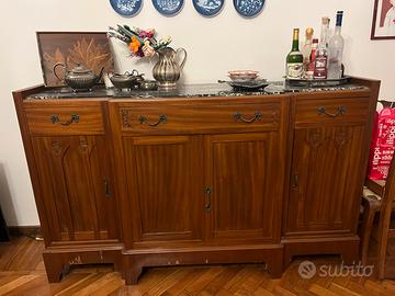 Credenza classica in legno con piano in marmo
