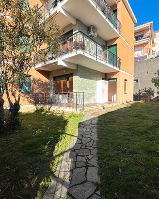 Appartamento con giardino a 50 mt dal mare