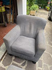 Poltrona con pouf Ikea