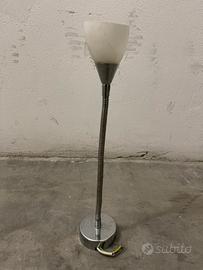 Lampada da parete snodabile in acciaio