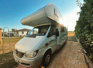 Mercede 316 6 posti viaggio e letto