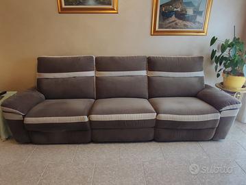 DIVANO CON RECLINER ELETTRICI