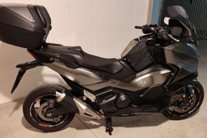 Honda Forza 750 2025