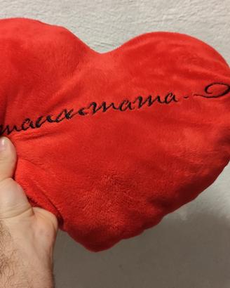 cuscino forma di cuore ❤️ con la scritta Mamma 