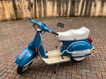 Vespa PX125 del'81 completamente restaurata