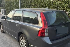 Volvo V50-2008-300.000km-buone condizioni