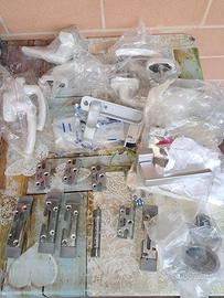 accessori per infissi PVC e porte blindate 