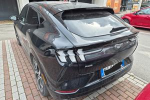 FORD MUSTANG MACH-E AWD