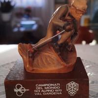 Statuetta di artigianato locale