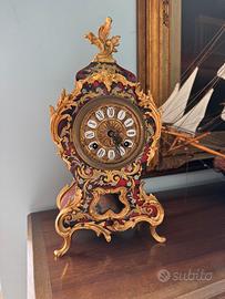 Orologio da tavolo in stile Boulle