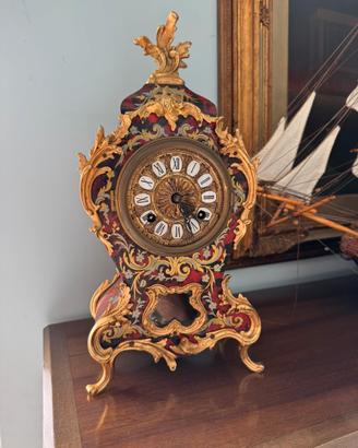 Orologio da tavolo in stile Boulle
