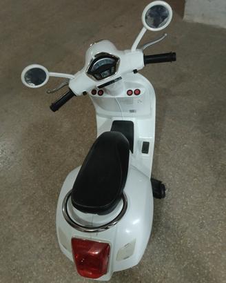 bellissimoa vespa elettrica come nuova