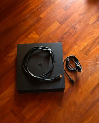 Playstation 4 1TB +3 joistik+8 giochi