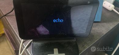2 Alexa eco show con caricatore per cellulare