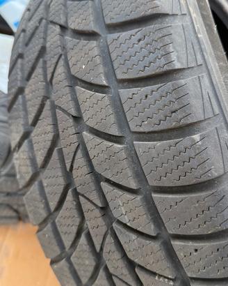 4 Pneumatici Hankook – Winter I*cept  RS 195/65R15