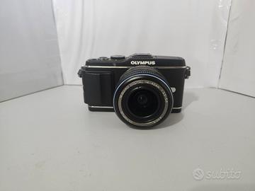 Olympus Pen E-P3  più accessori 