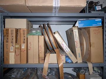 lotto componenti elettronici condensatori