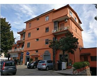 Stanza uso ufficio a Pomezia