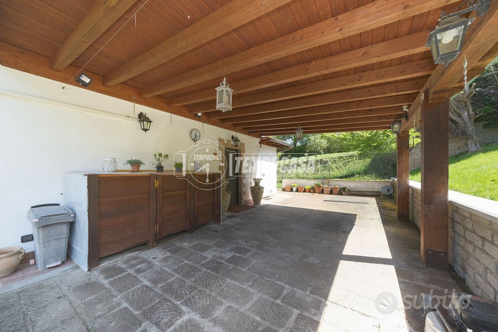 VILLA RISTRUTTURATA PANORAMICA CON AMPIO GIARDINO - Vista 4