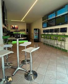 Sala scommesse con bar