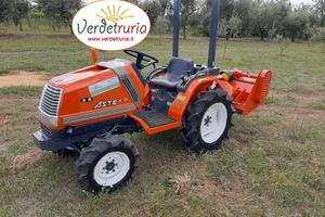 TRATTORE AGRICOLO