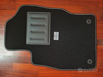 Tappetino nuovo Opel Corsa E lato guida 