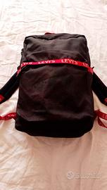 Zaino nero Levi's in stoffa molto comodo
