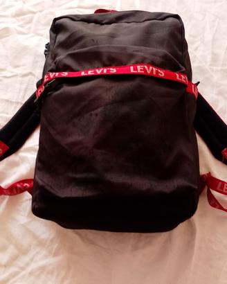 Zaino nero Levi's in stoffa molto comodo