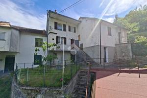 CASA SEMINDIPENDENTE A VOBBIA