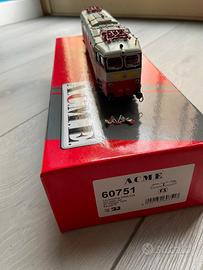 ACME 60751 E656 026 Blu/grigio, bandiere.