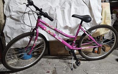 BICICLETTA PER DONNA MISURA 26- COME NUOVA