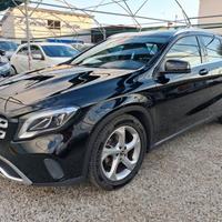 MERCEDES-BENZ GLA 180 Automatic Sport