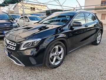MERCEDES-BENZ GLA 180 Automatic Sport