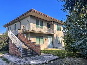 AMPIO APPARTAMENTO CON INGRESSO INDIPENDENTE - C