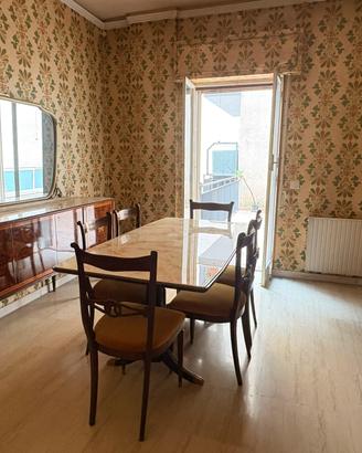 Sala da pranzo completa anni '60