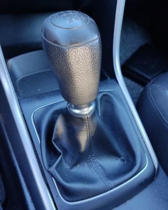 Leva cambio HYUNDAI I30 1396cc diesel 2015
