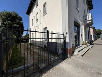 Immobile in asta di 78 m² con più di 5 locali a Ca