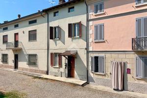 CASA SEMINDIPENDENTE A MEZZANINO