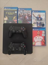 PS4  + 4 giochi + 2 controller.