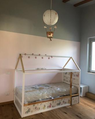 Letto kura ikea decorato motivi unicorno