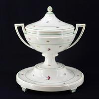 Zuppiera con presentoir in porcellana Vienna XVIII
