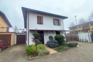 Villa a schiera Ossago Lodigiano