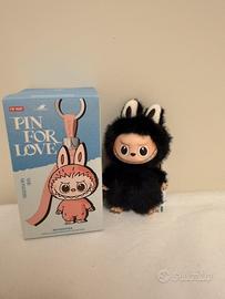 Labubu Originale “R” - Pin for love