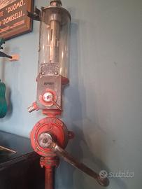 Pompa di benzina d'epoca 