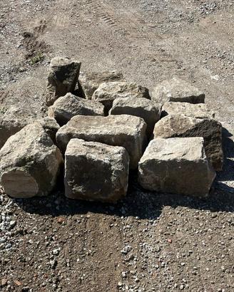 Blocchi di trachite