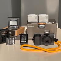 Ricoh GR III HDF - Street photography kit