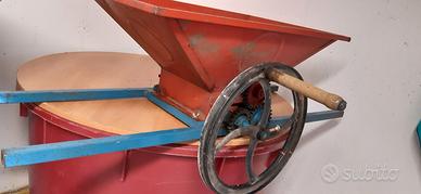 Pigiatrice con Tramoggia a Barella